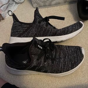 Adidas black sneaker